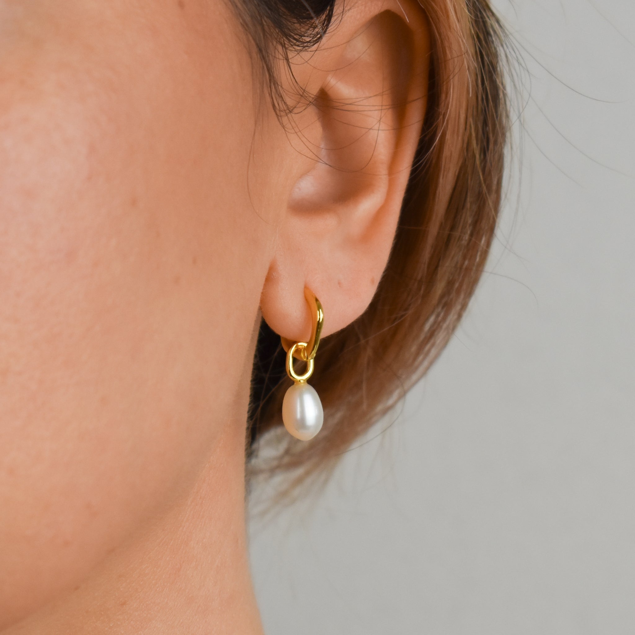 Alamy Pearl Hoop